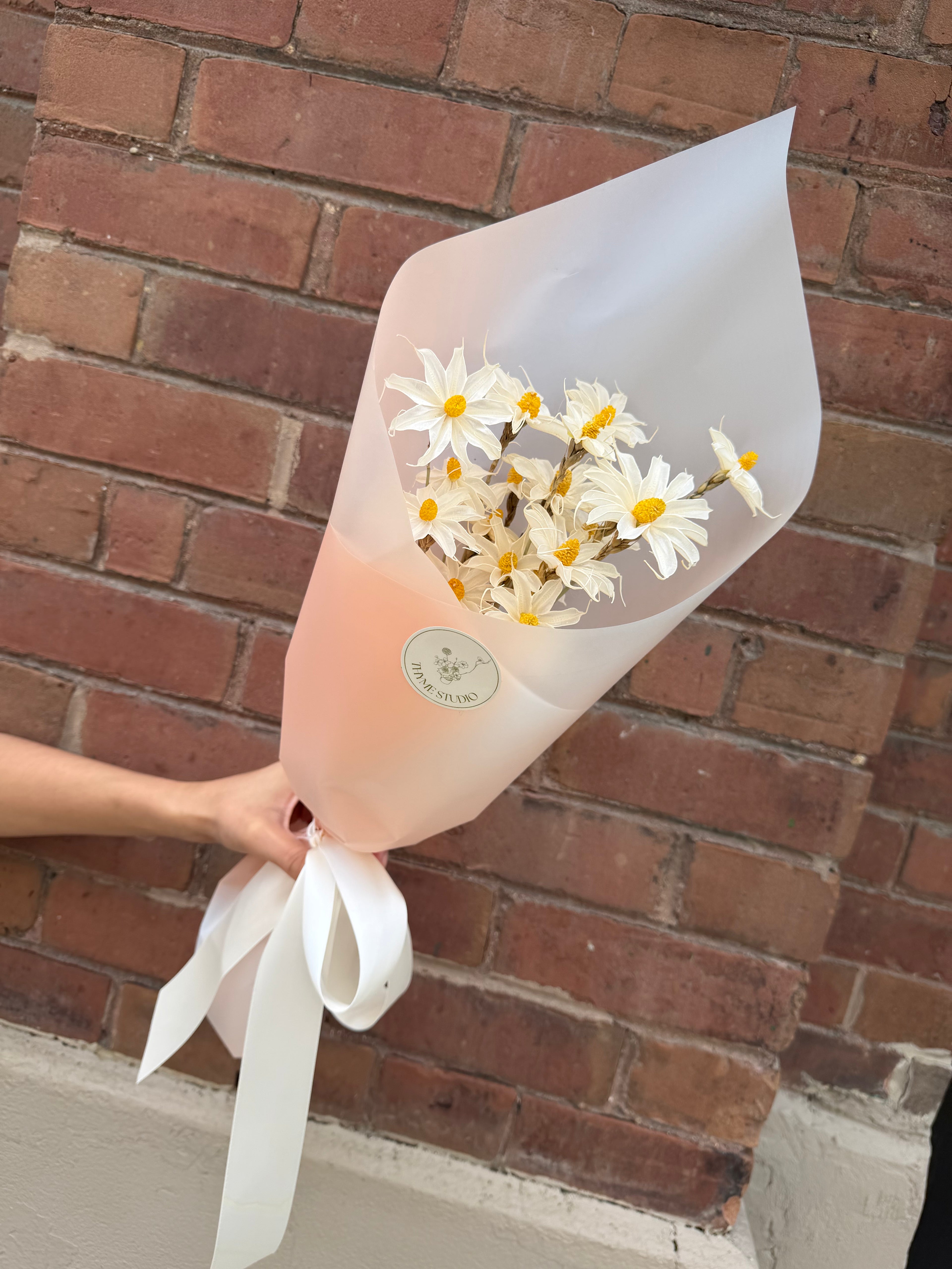 Dried Daisy Bloom Bouquet
